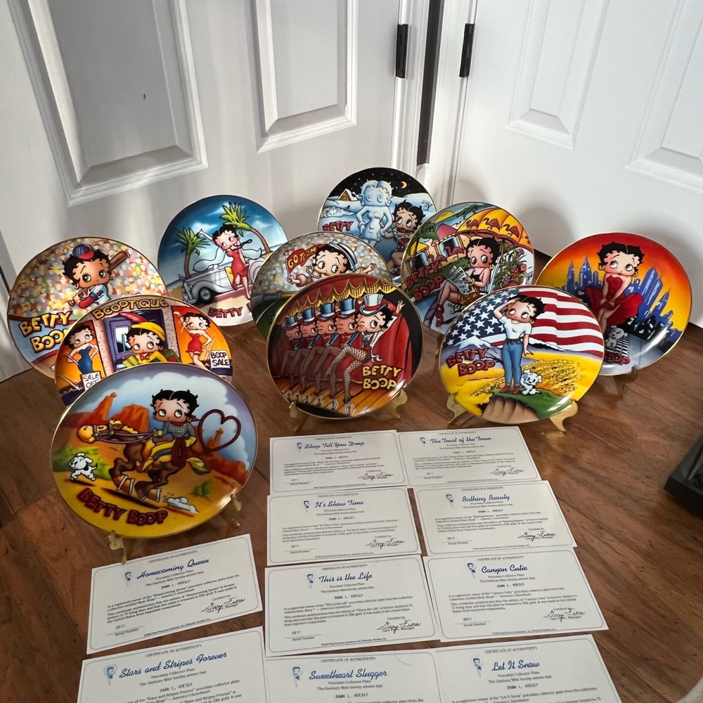 10 Pcs Betty Boop Plates Danbury Mint Collection With COA W/ Gold Plate Stands